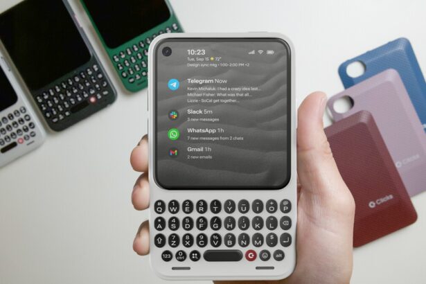 Clicks Communicator Opens Online Configuration and Upgrades Memory Ahead of December Launch