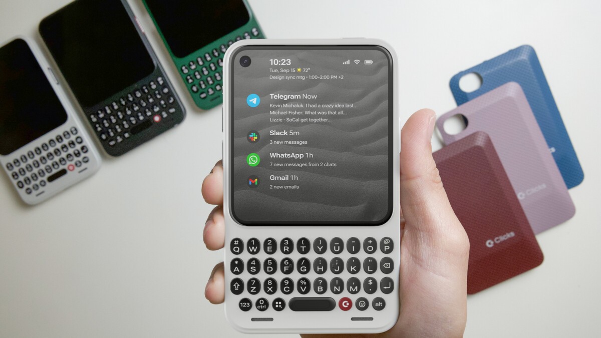 Clicks Communicator Opens Online Configuration and Upgrades Memory Ahead of December Launch