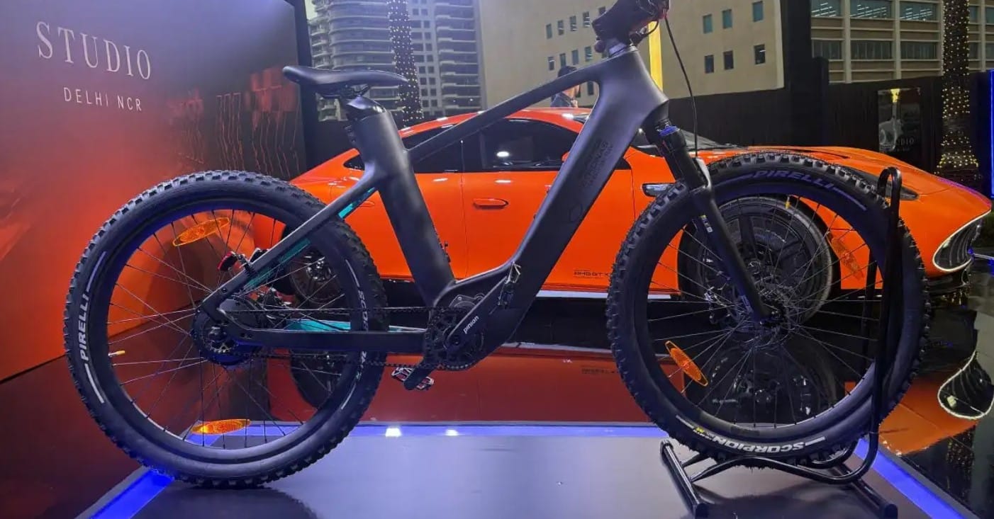 EMotorad Partners With Mercedes-Benz to Produce and Retail Official AMG Formula 1 Electric Bikes in India 2 EMotorad Partners With Mercedes-Benz to Produce and Retail Official AMG Formula 1 Electric Bikes