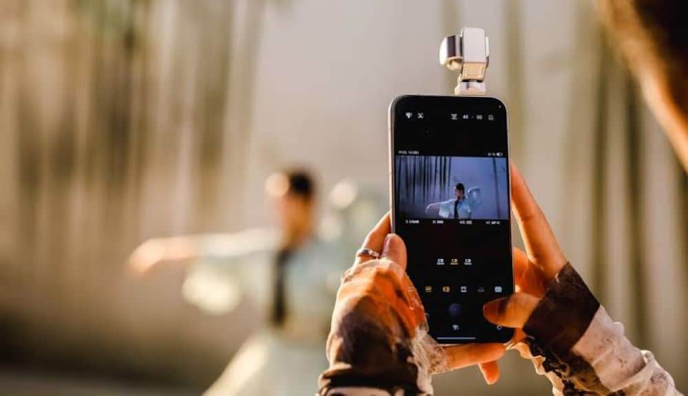 Honor Launches Robot Phone With Motorized Camera System for Content Creators 2 Honor Launches Robot Phone With Motorized Camera System