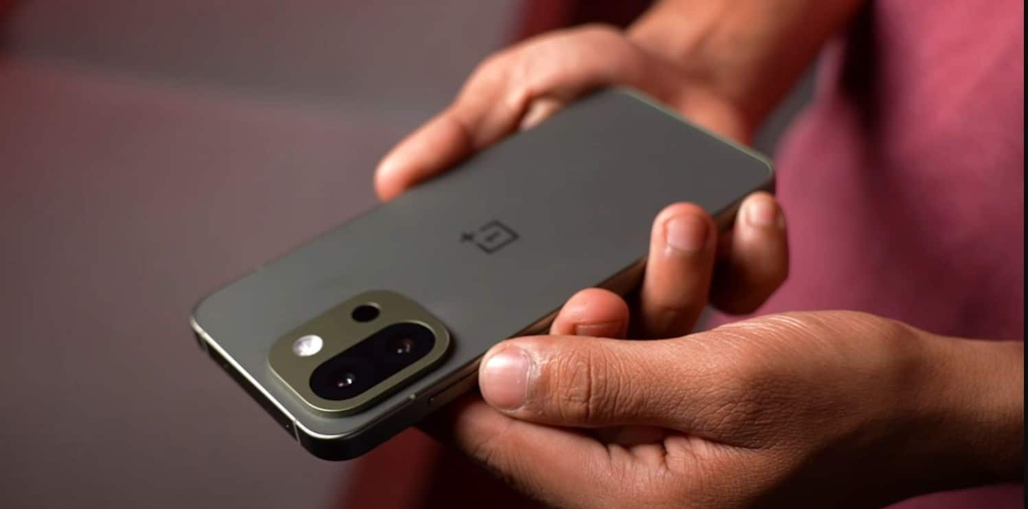 OnePlus 13s Debuts Top End 16GB RAM and 512GB Storage Model in India