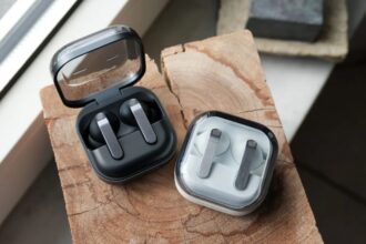 Samsung Galaxy Buds On leak reveals clip-on design and smart features