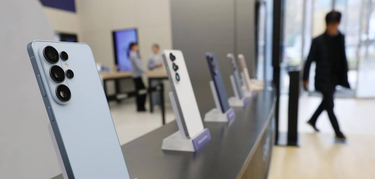 Samsung Leads Global Smartphone Market in First Half of 2026 With 22 Percent Share