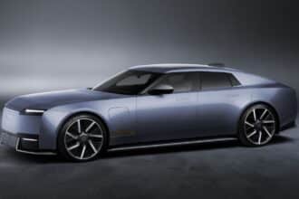 Jaguar Unveils Type 01 Four-Door Electric GT with 720 Km Range and Missing Rear Glass
