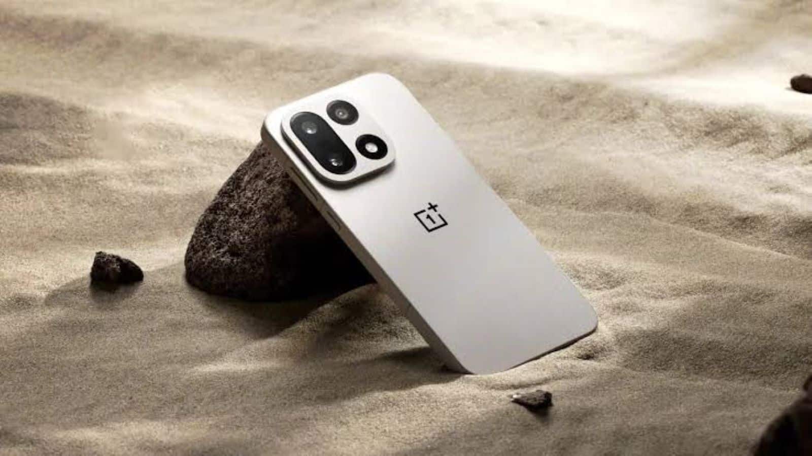 OnePlus Keeps Price Hikes to 8% as India Smartphone Market Averages 16% Surge
