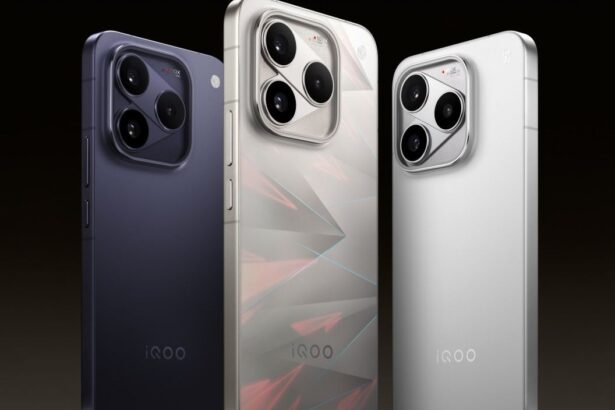 iQOO 16 Debuts with Snapdragon 8 Elite Extreme Gen 6 and 2K 165Hz Display