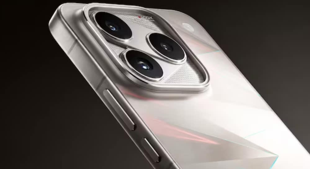 iQOO 16 Debuts with Snapdragon 8 Elite